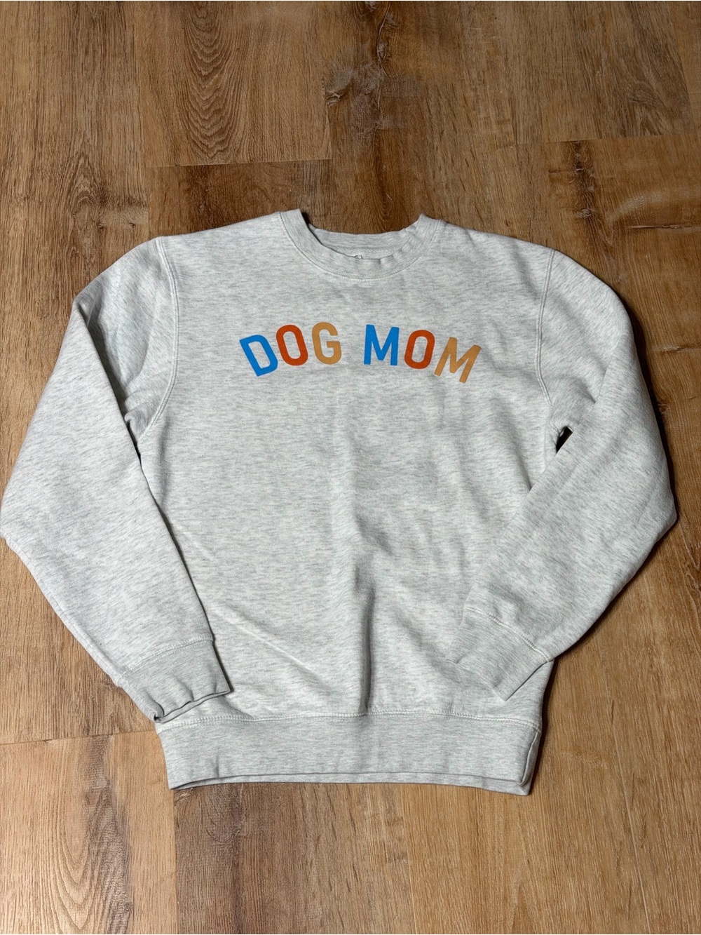 Dog mom sweatshirt in good condition